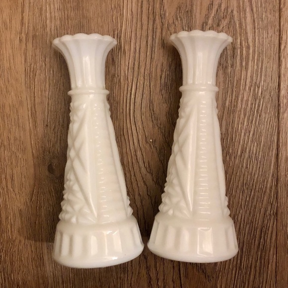 MILK GLASS 2 Vases - Picture 1 of 4